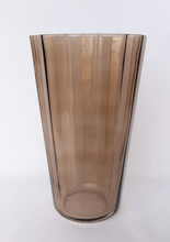 Load image into Gallery viewer, Estelle Sunday Vase
