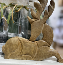 Load image into Gallery viewer, Wood Christmas Figures